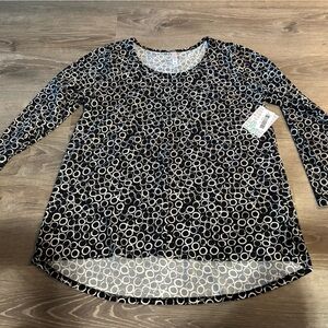 Lularoe lynnae 2x Black and White Circle Pattern Top new with tag